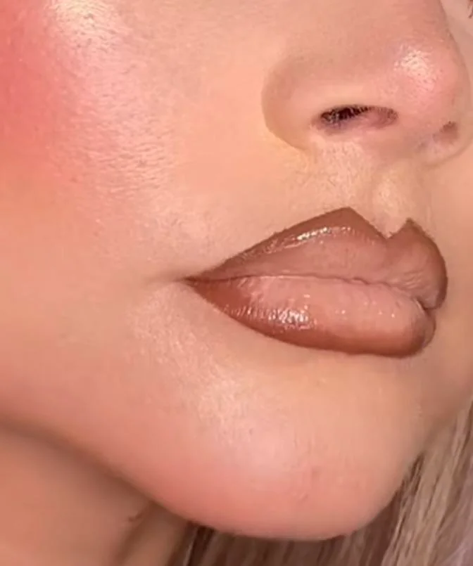 lip-liner