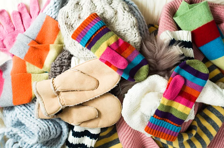mittens-92347950-5aa4029e6bf06900368b9d9a