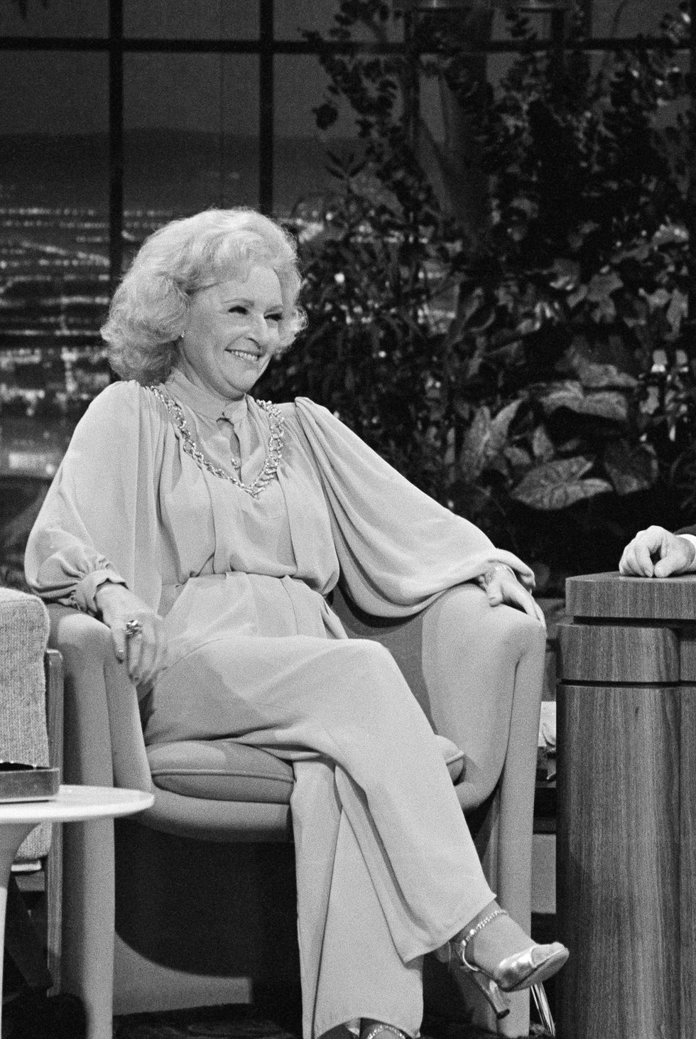 pictured-betty-white-during-an-interview-with-host-johnny-news-photo-1578771571