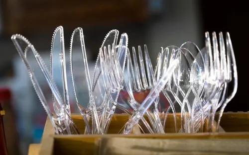 plastic-utensils