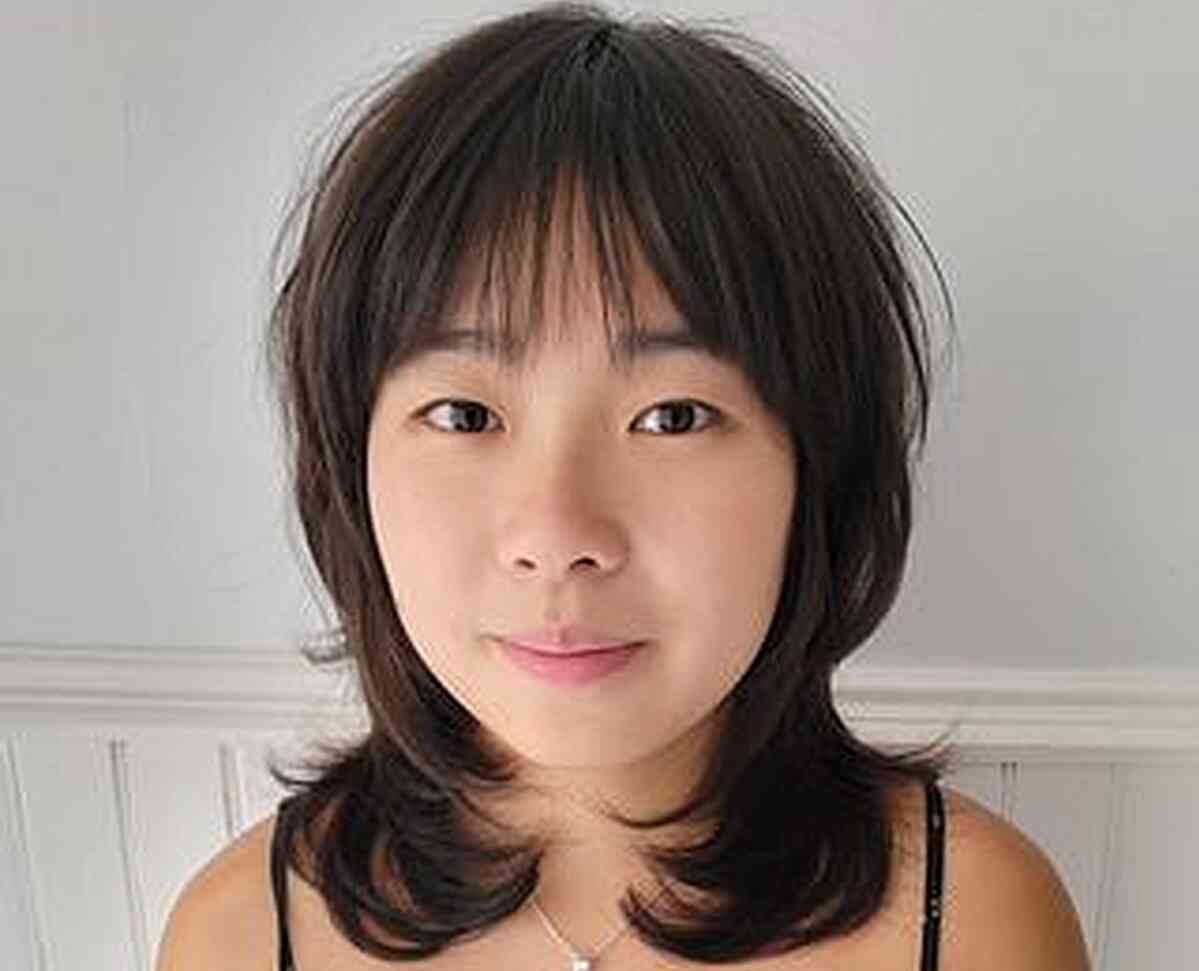 shoulder-length-brunette-octopus-cut