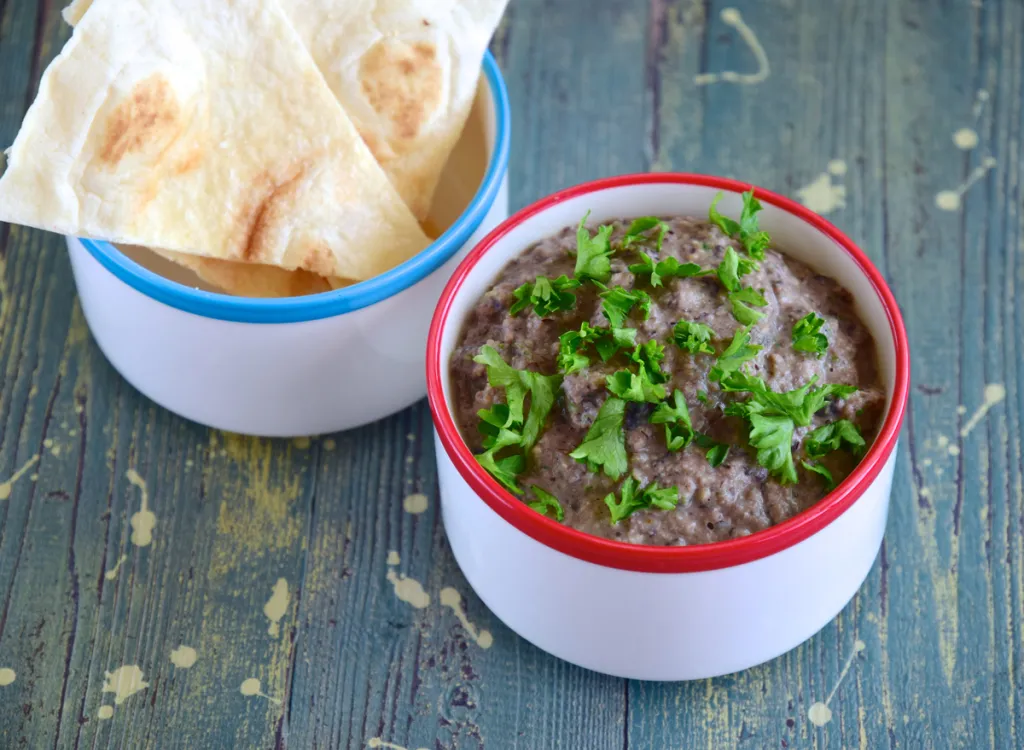 tortilla-chips-bean-dip