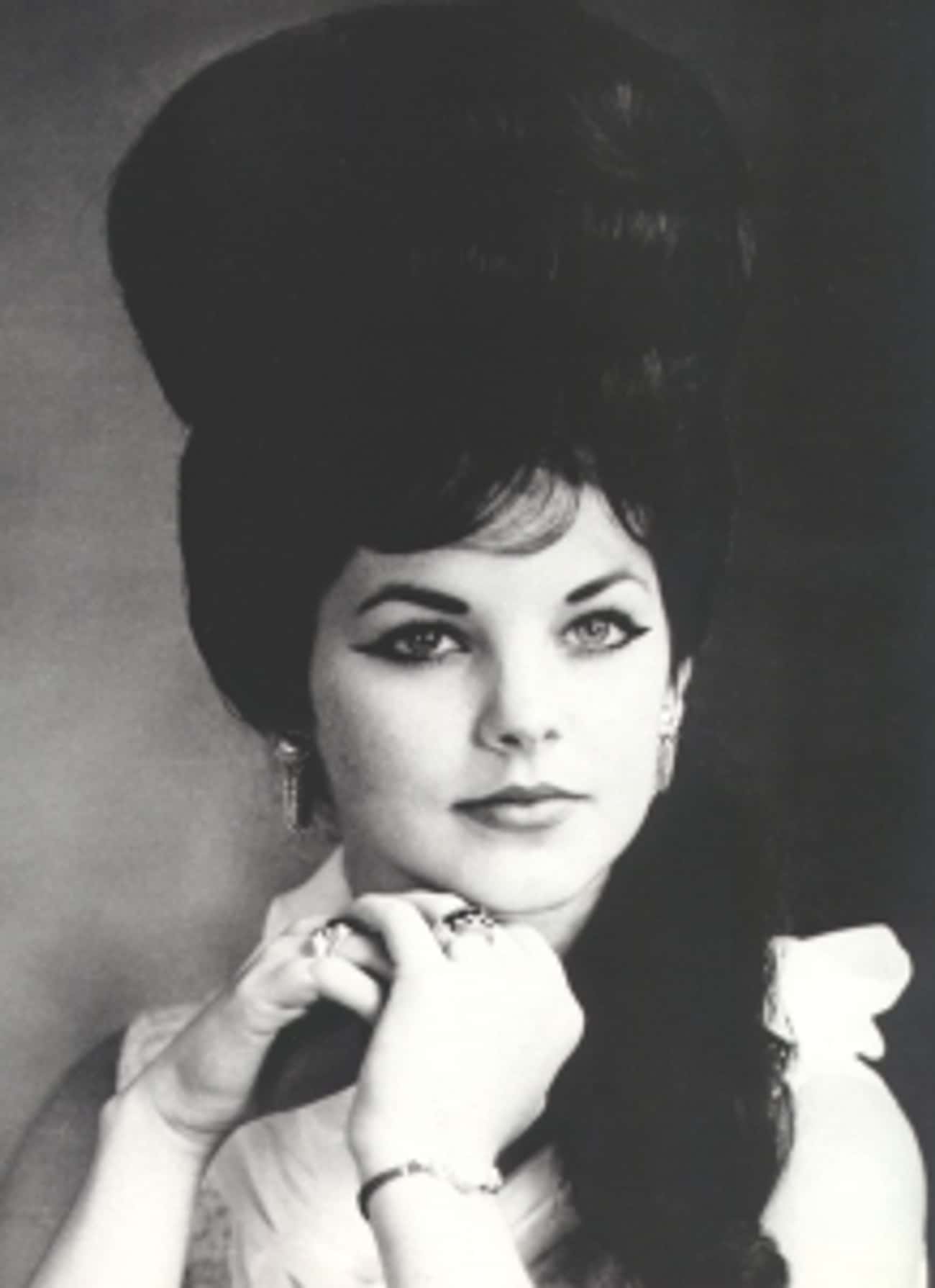 young-priscilla-presley-in-white-blouse-with-beehive-photo-u1