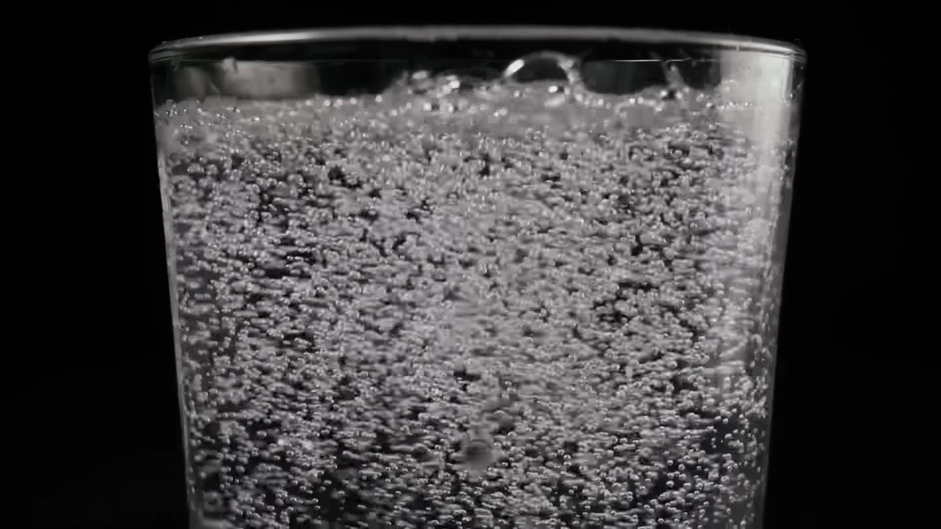 140-6-reasons-youve-been-drinking-water-wrong-00-00-04