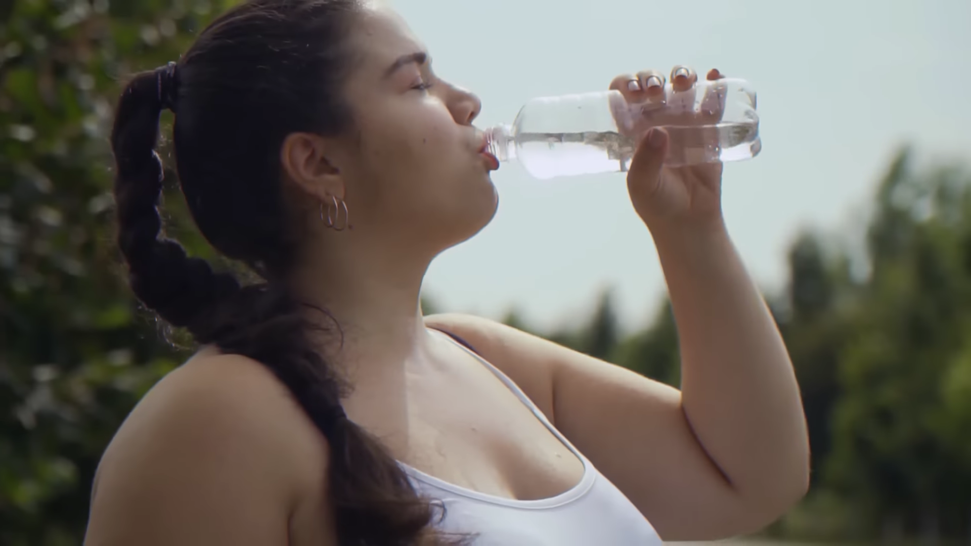 146-6-reasons-youve-been-drinking-water-wrong-00-01-36