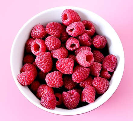 bowl-of-raspberries