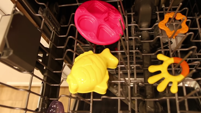 94-12-mind-blowing-cleaning-tips-from-professional-housekeepers-00-07-38