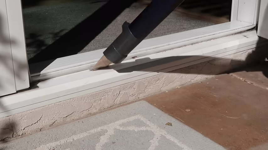 94-15-genius-cleaning-hacks-from-professional-housekeepers-00-04-00