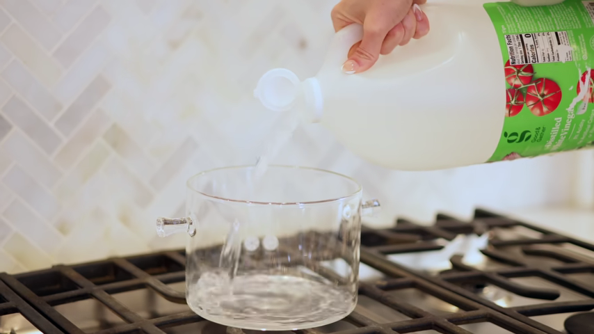 94-20-genius-home-hacks-using-vinegar-that-will-blow-your-mind-00-01-29
