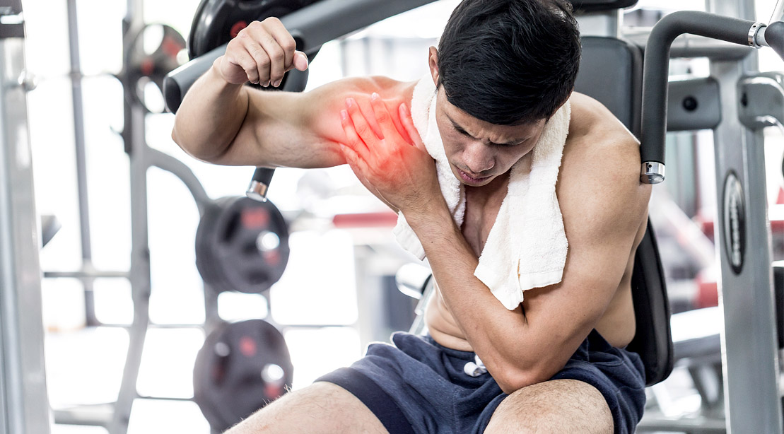man-working-out-with-a-shoulder-injury
