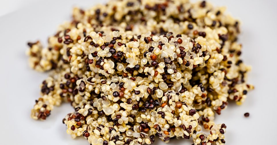 dish-of-cooked-whitered-and-black-quinoa-super-food-chenopodium-quinoa