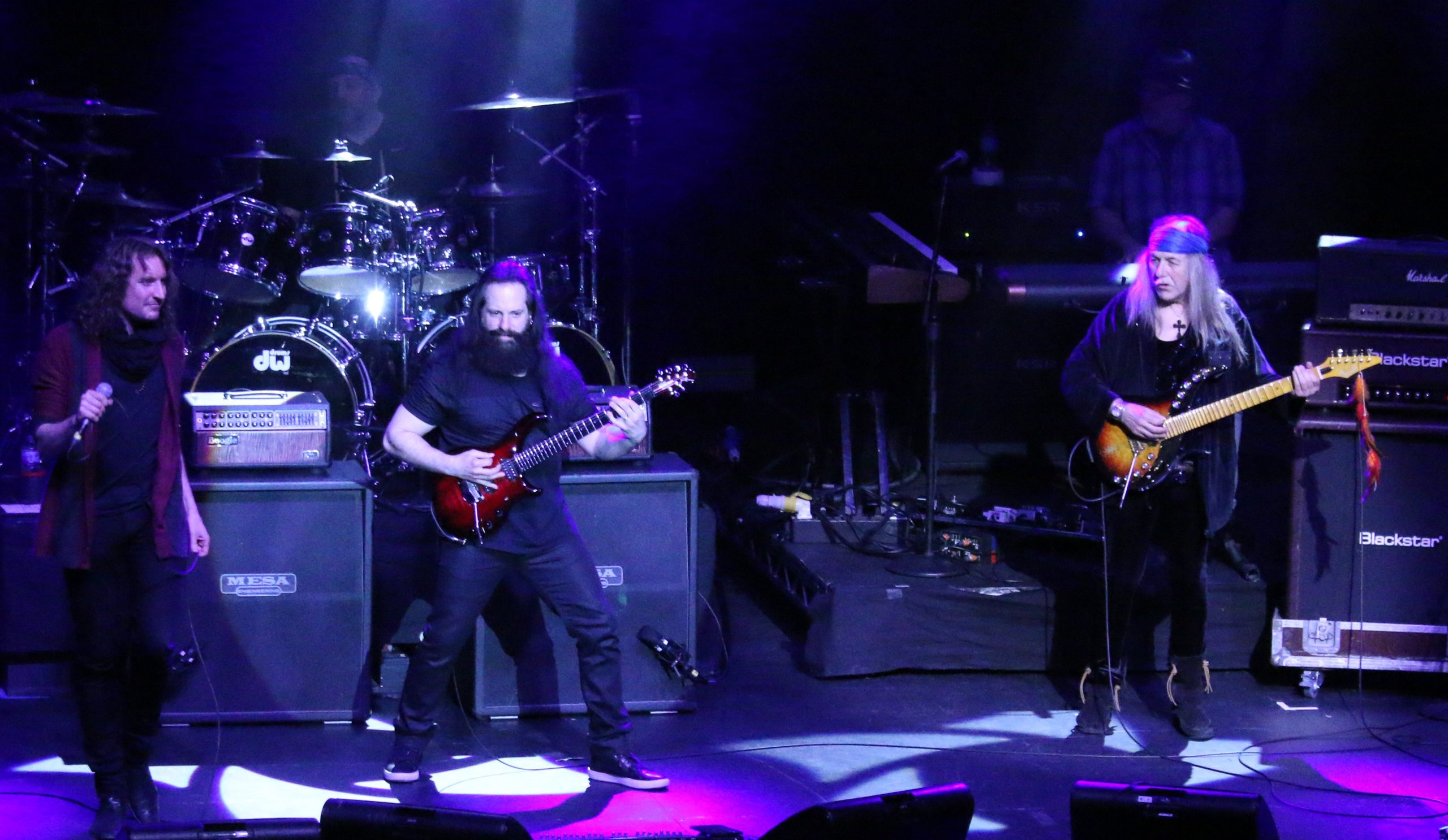 the_big_jam_session_with_satriani_petrucci_and_roth_all_on_stage_-_39928057200