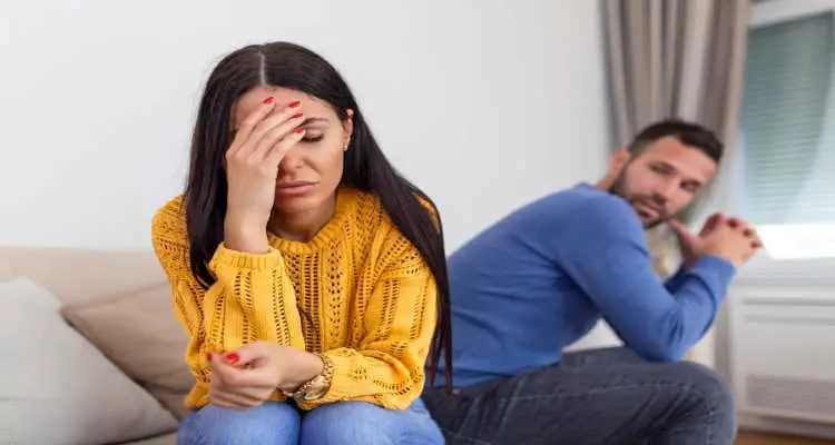 body-language-of-unhappy-married-couples