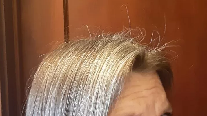 can-someone-tell-me-how-to-make-my-hair-not-look-like-this-v0-5qqq8k45woca1