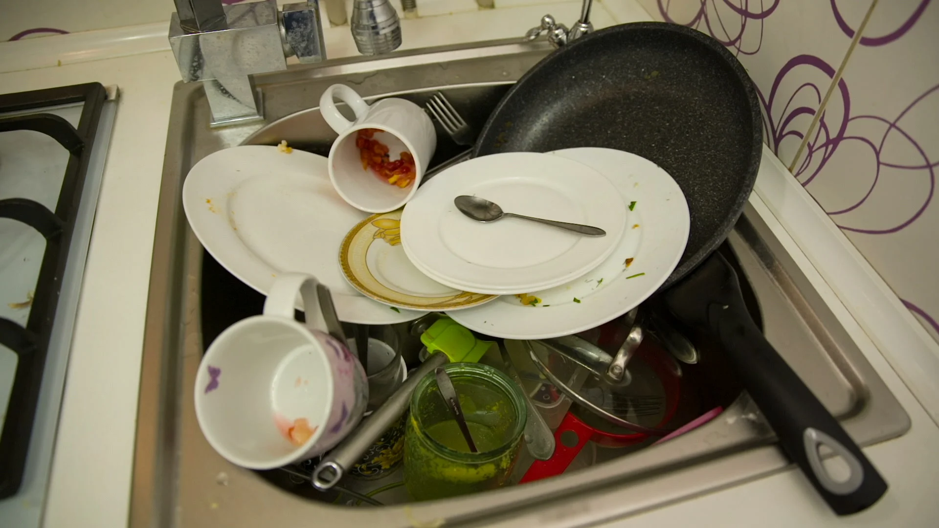 dirty-dishes-sink-footage-069917517_prevstill