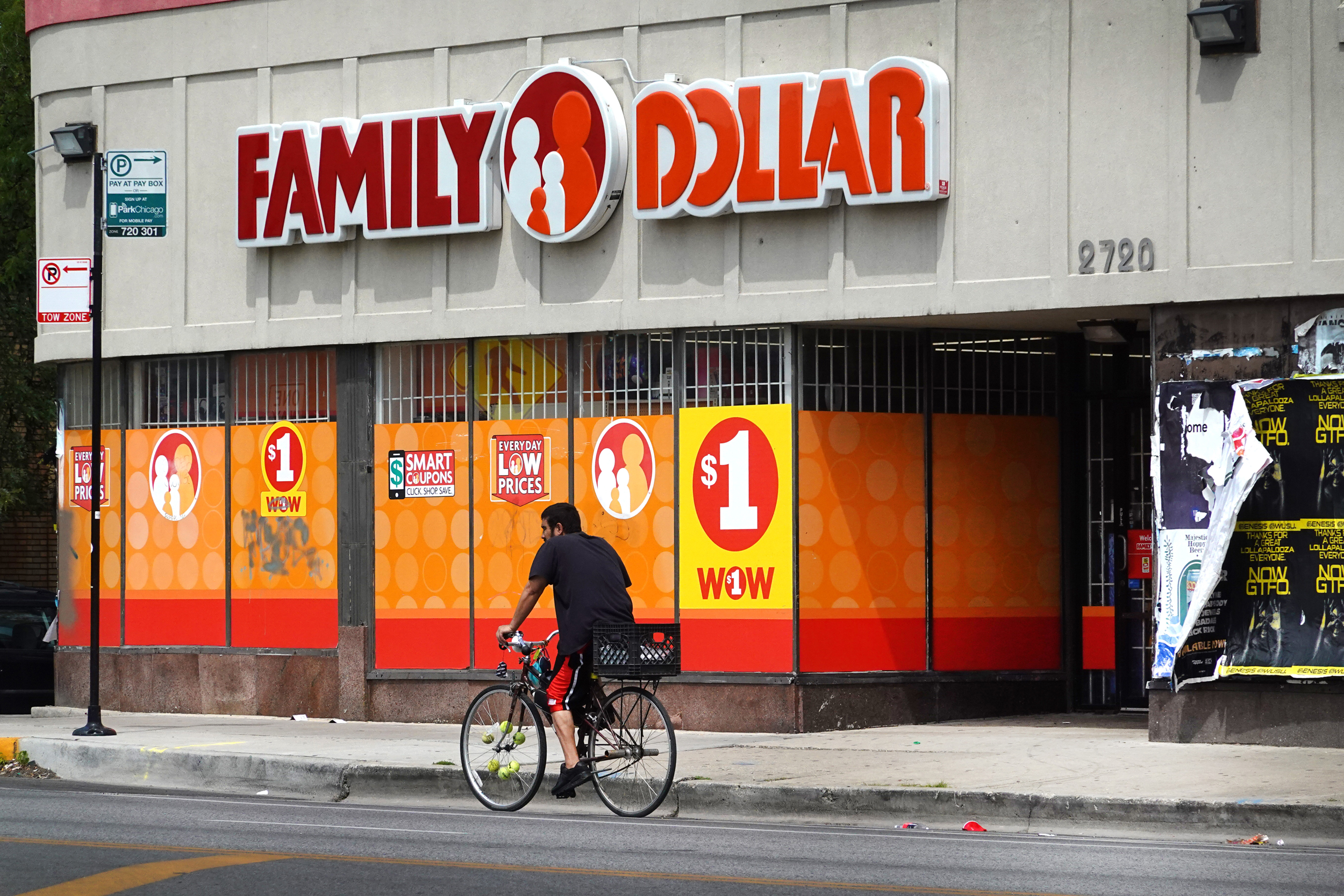 rising-inflation-pushes-more-people-to-shop-at-dollar-stores