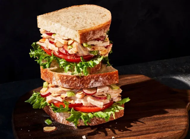 paneara-bread-napa-chicken-salad-sandwich