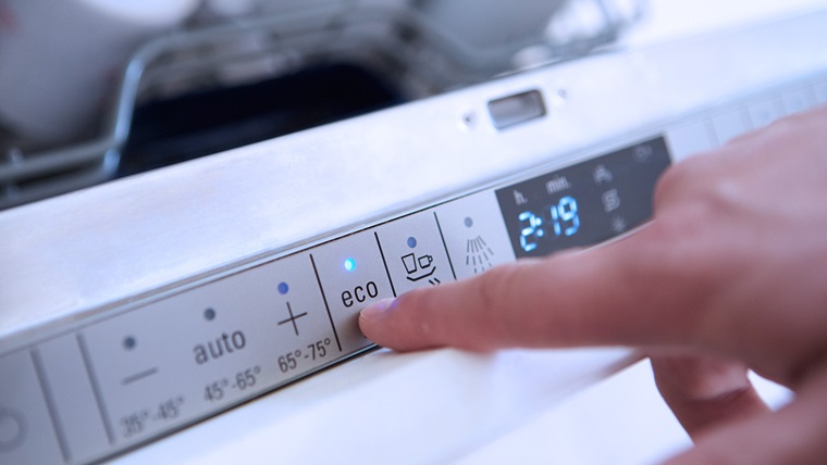 using-the-eco-button-on-dishwasher