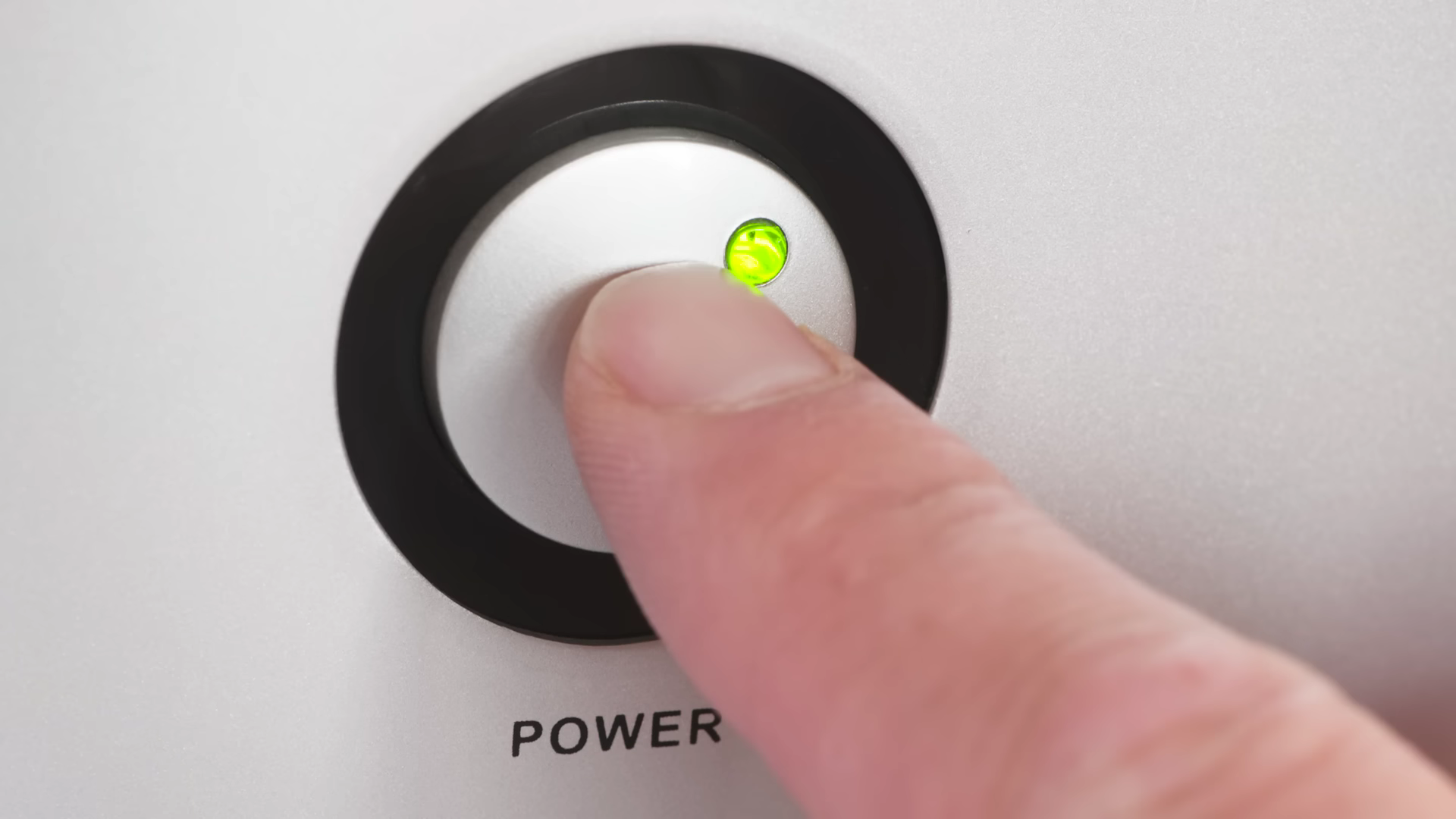 216-10-ways-youre-using-your-computer-wrong-00-01-15