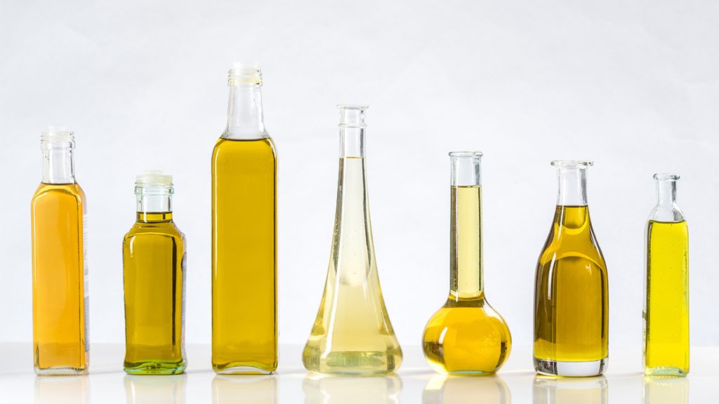 467df5f43ac74c61a17c1b35e401c941_shutterstock-cooking-oil-bottles-hero