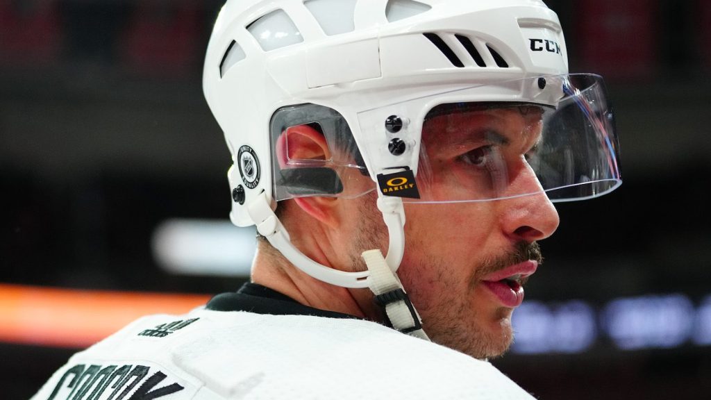 sidney-crosby-close-road-white-jersey-side-getty-1600x900