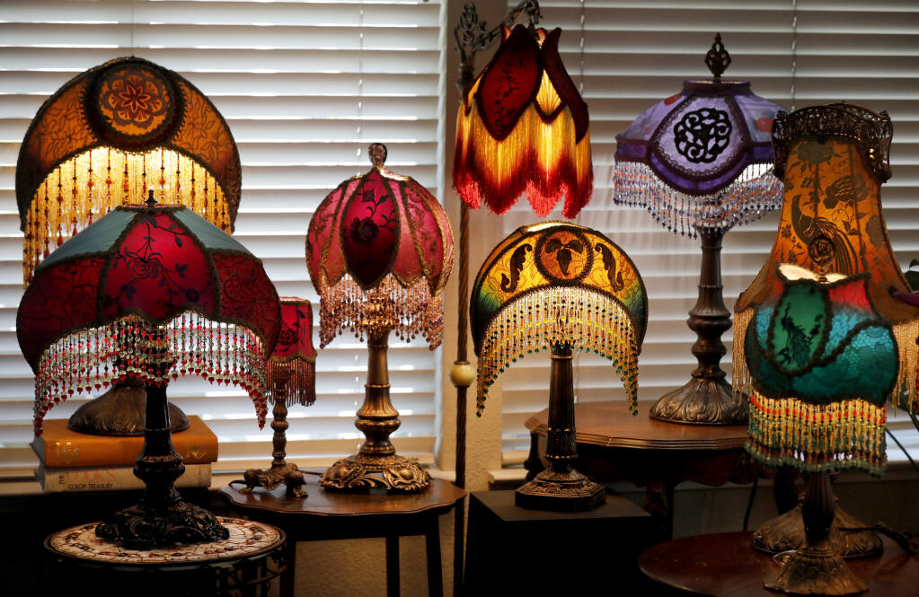 bs_040323_lamps2-jpg
