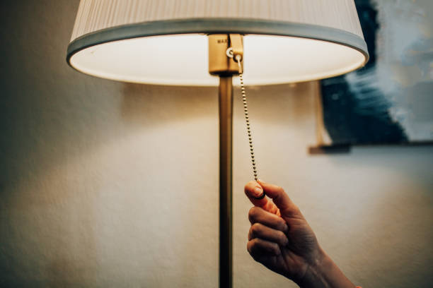 turning-off-a-lamp