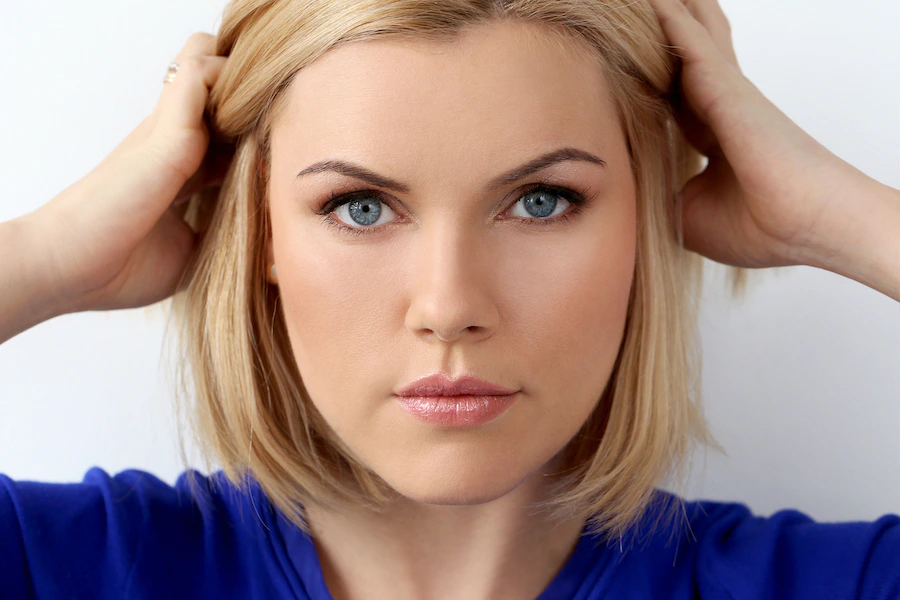 thin-eyebrows-featured-image-by-racool_studio-on-freepik